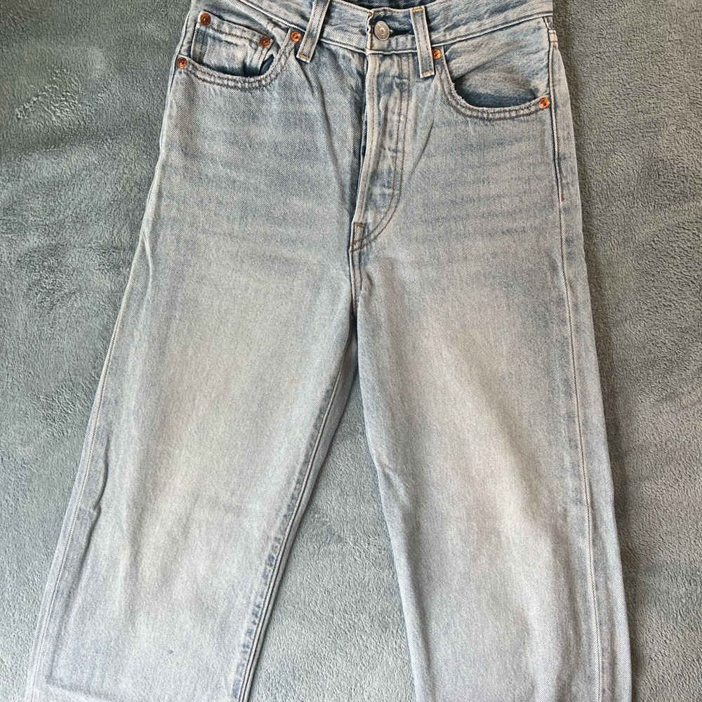 Levi’s | jeans | 24
